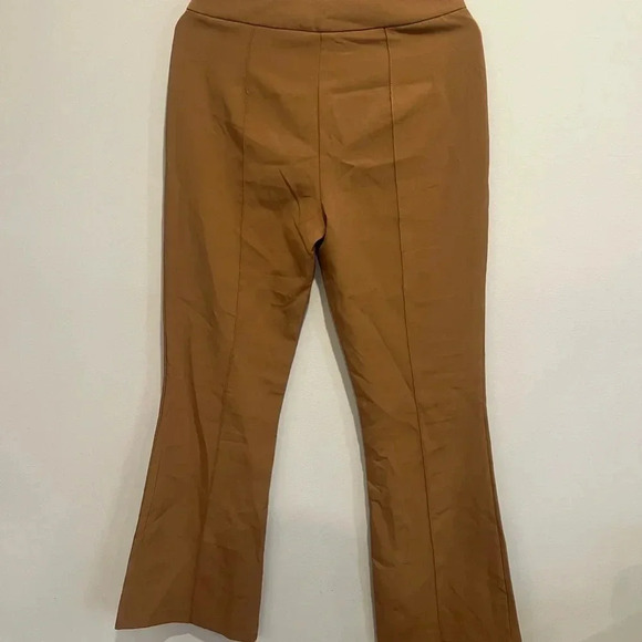 Princess Polly Brown Flare Pants
Cognac brown pants from princess Polly size 8 - Picture 4 of 7